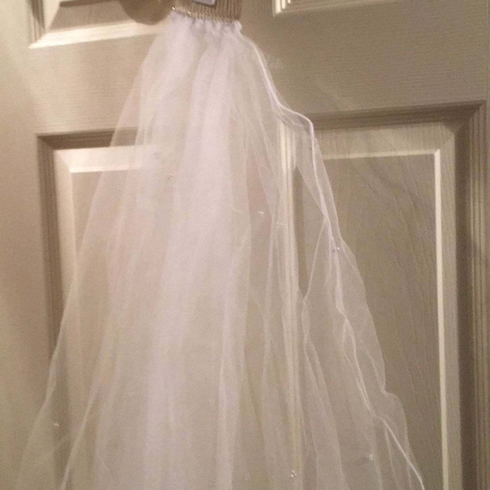 DAVID’S BRIDAL FINGERTIP VEIL WHITE